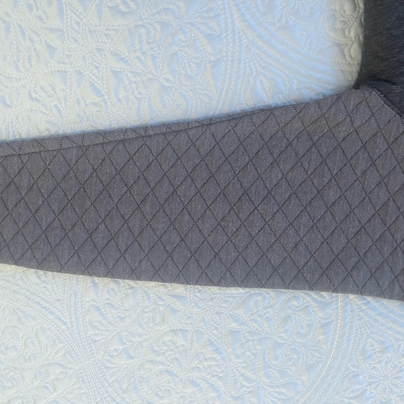 Mango men’s pullover. Medium for cool weather - Picture 2 of 10